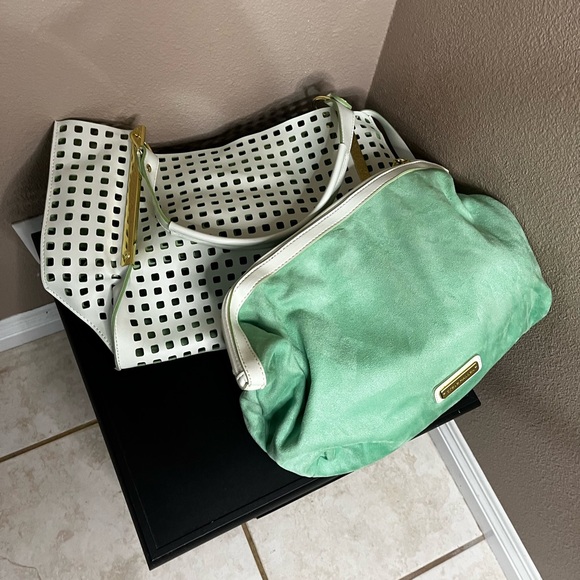 Purse - Picture 2 of 3